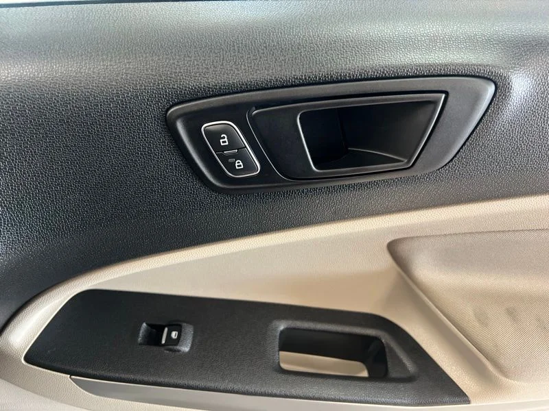 Used 2022 White Ford S image 14