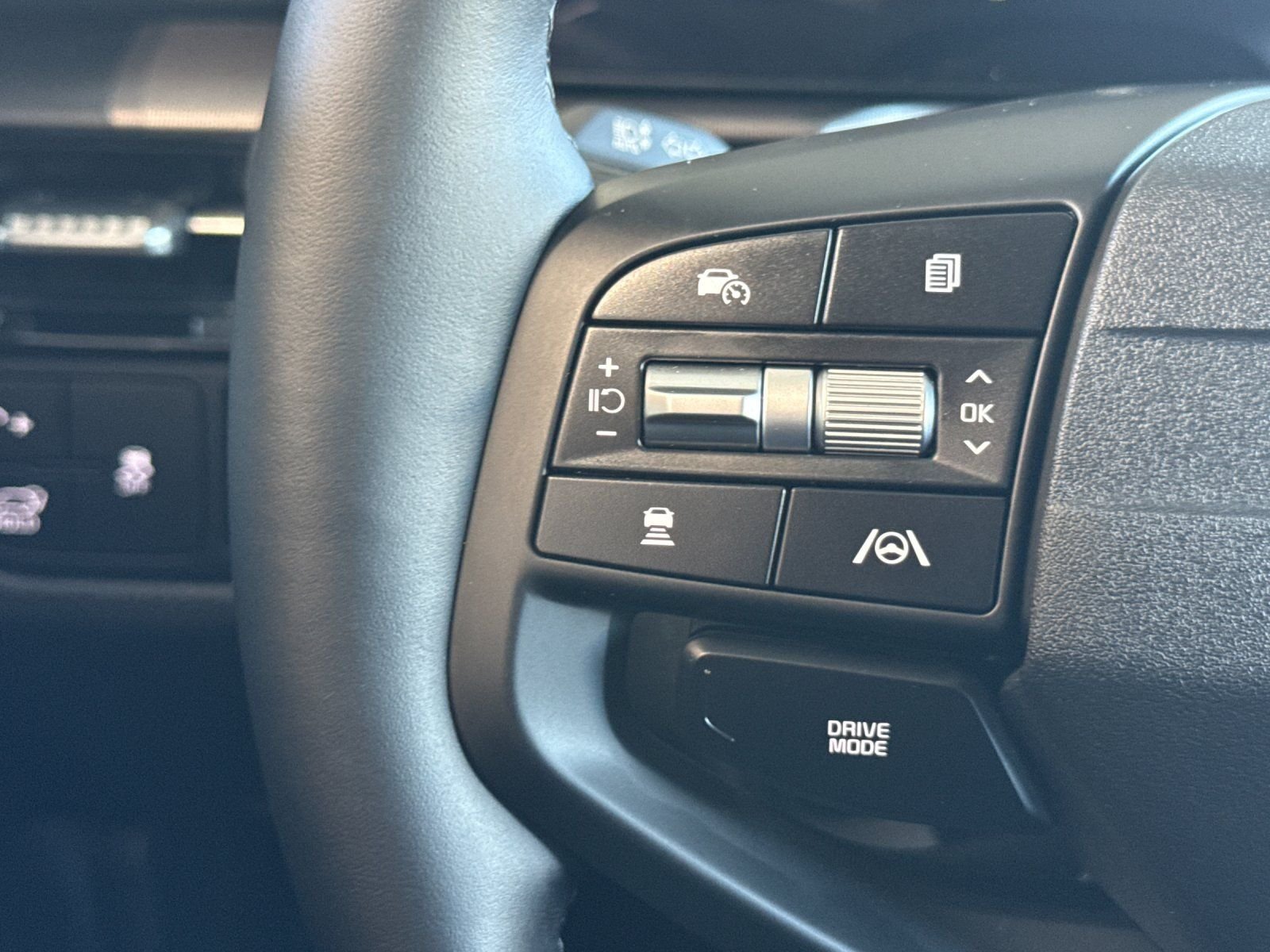 New 2026 Glacial White Pearl Kia EX image 26