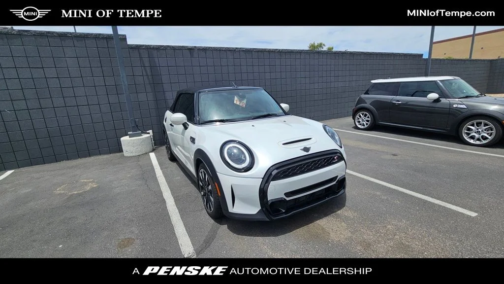 2023 MINI Convertible Cooper S's photo