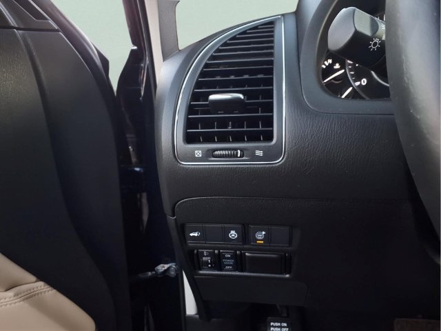Used 2018 Blue Nissan Platinum image 16