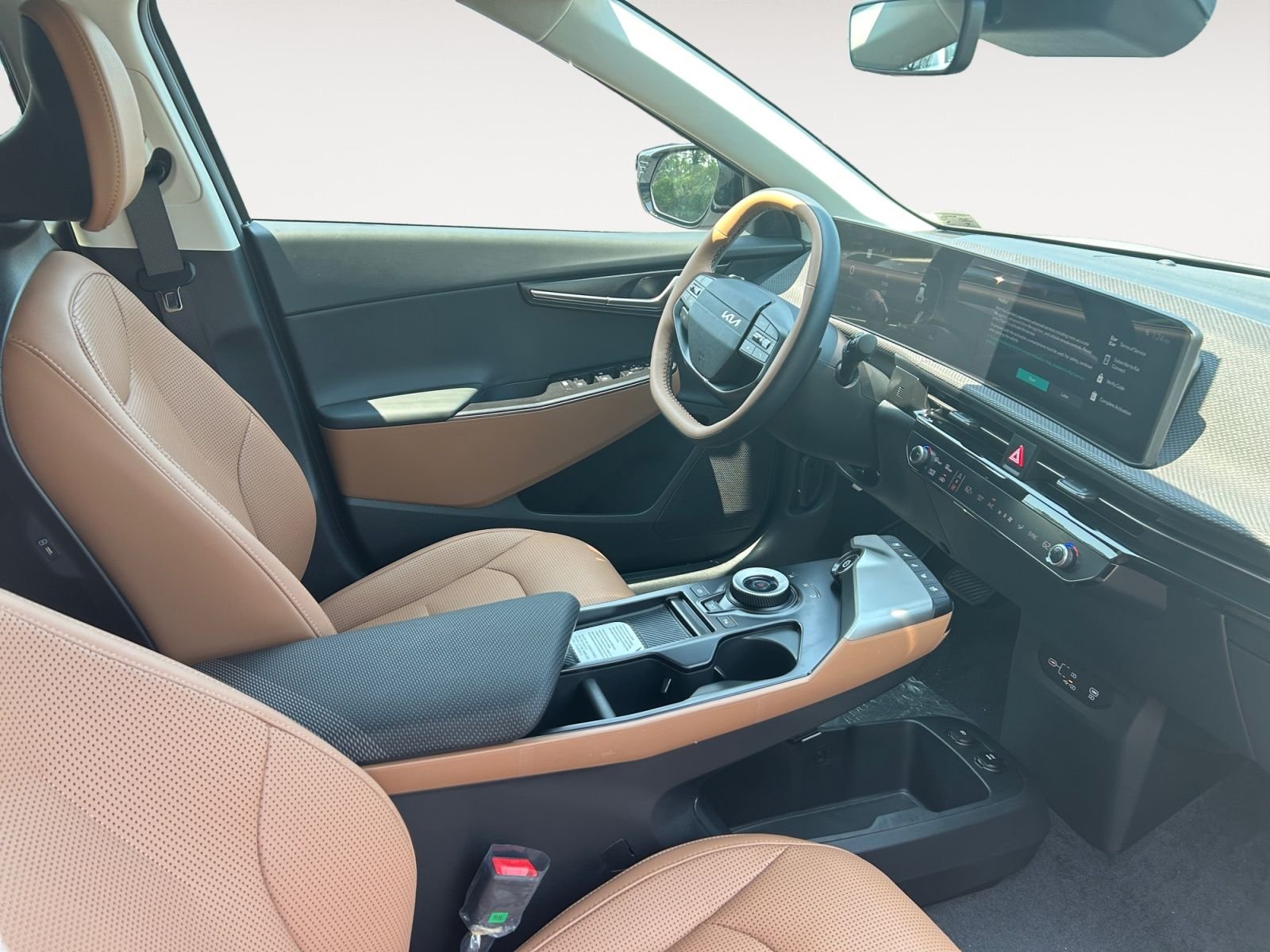 New 2026 Wolf Gray Kia WIND image 15