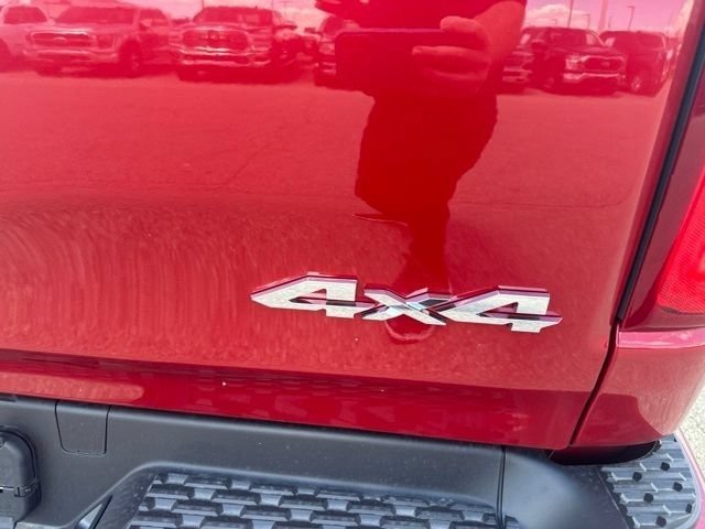 New 2026 Molten Red Pearl-Coat Exterior Paint RAM Laramie image 9