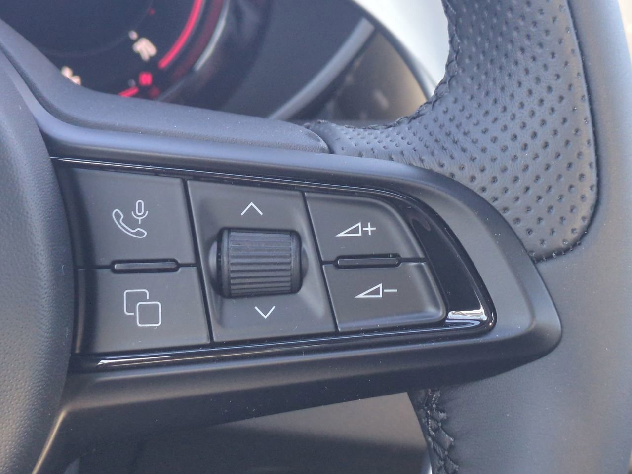 2025 Alfa Romeo Giulia Base - Photo 23