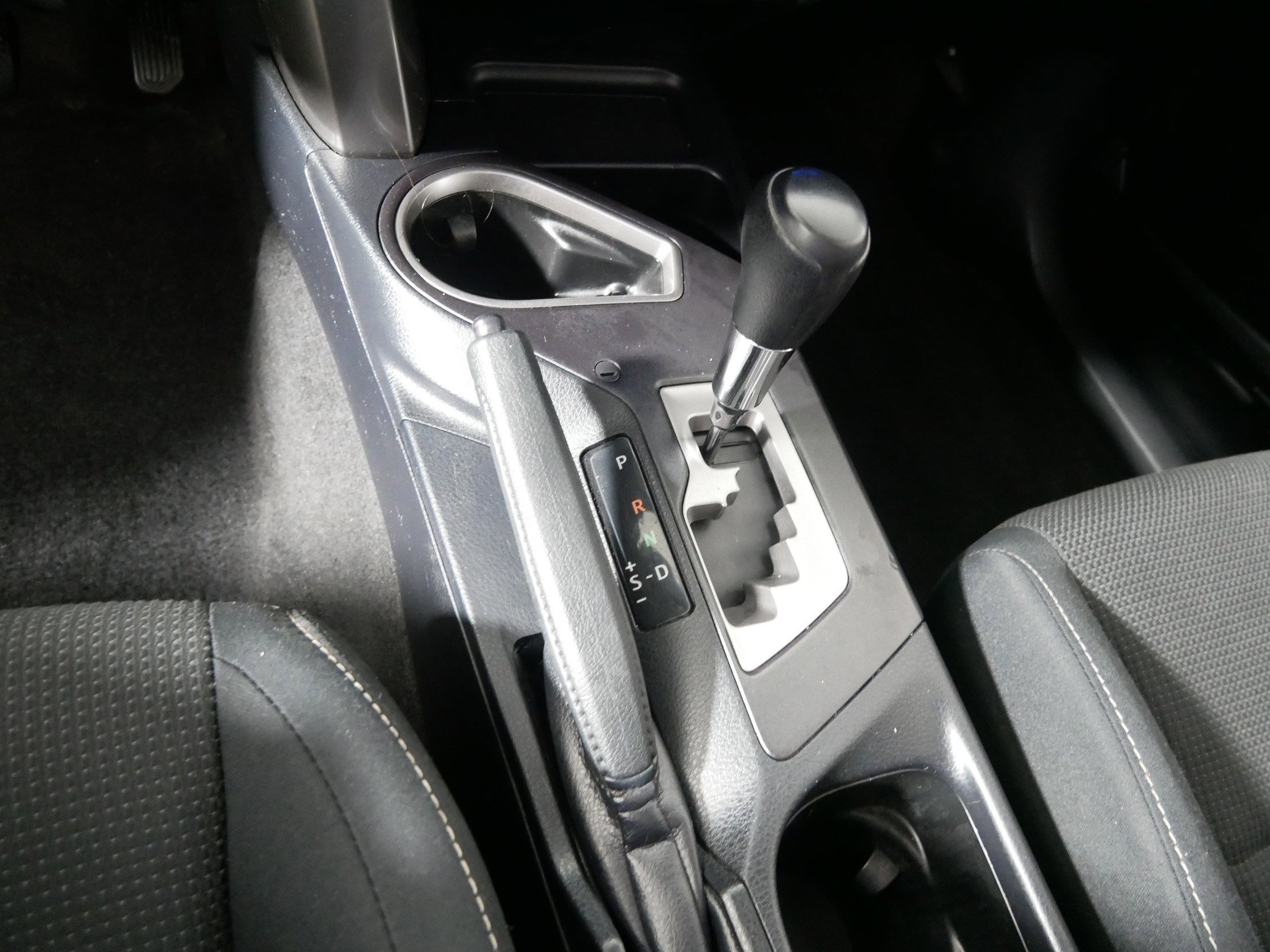 Used 2018 Super White Toyota XLE image 24