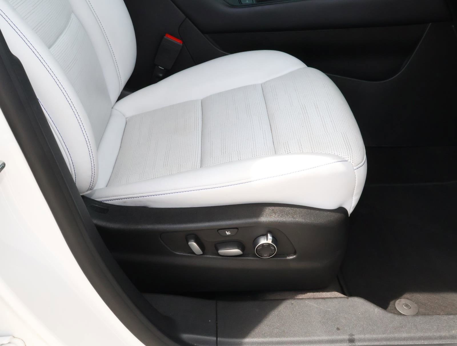 Used 2024 Crystal White Tricoat Cadillac Sport image 23