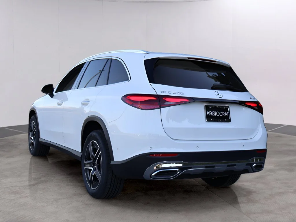 New 2026 Polar White Mercedes-Benz GLC 300 image 2