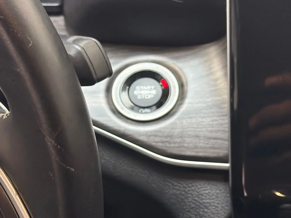 Used 2022 Rocky Mountain Pearlcoat Jeep Limited image 25