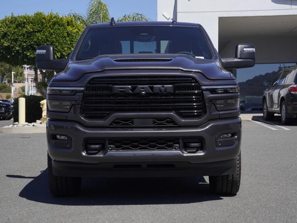 New 2026 Granite Crystal Metallic Clear-Coat Exterior Paint RAM Laramie image 9