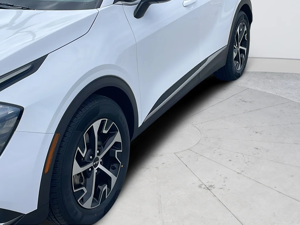 Used 2023 White Kia EX image 42