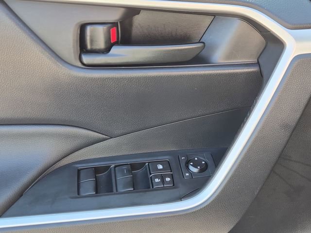 2021 Toyota RAV4 LE - Photo 14