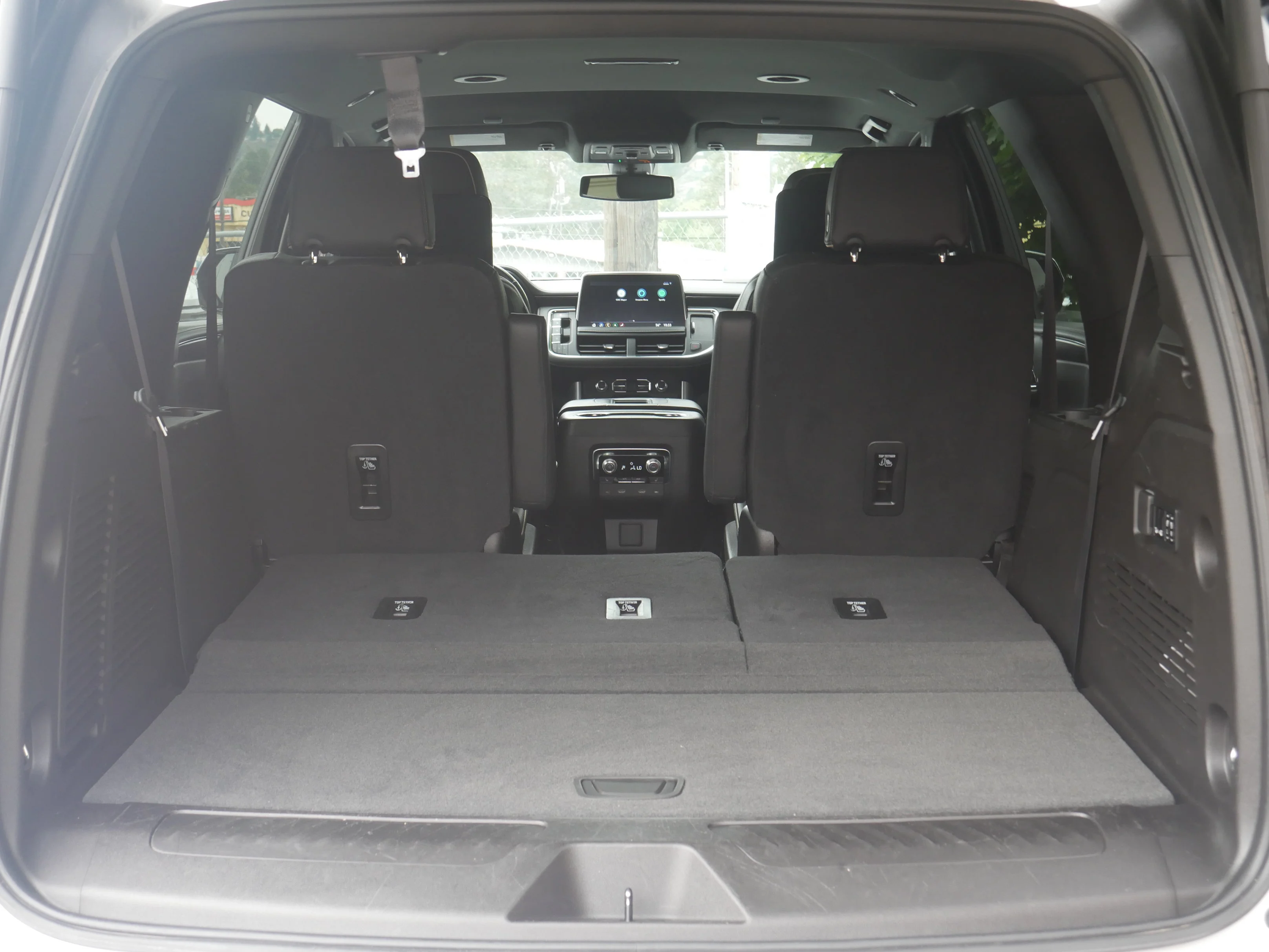 Used 2021 White Frost Tricoat GMC SLT image 28