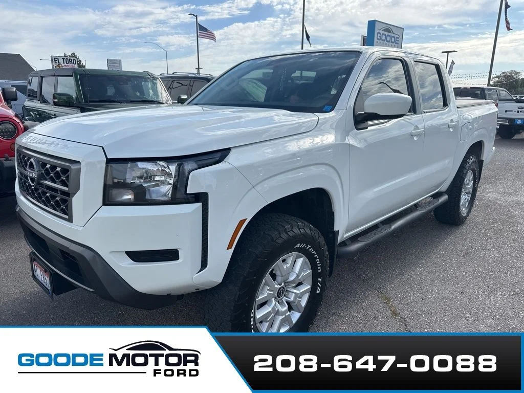 Used 2022 White Nissan SV image 1