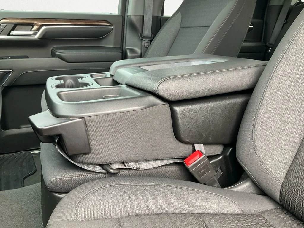Used 2024 Summit White Chevrolet LT image 11