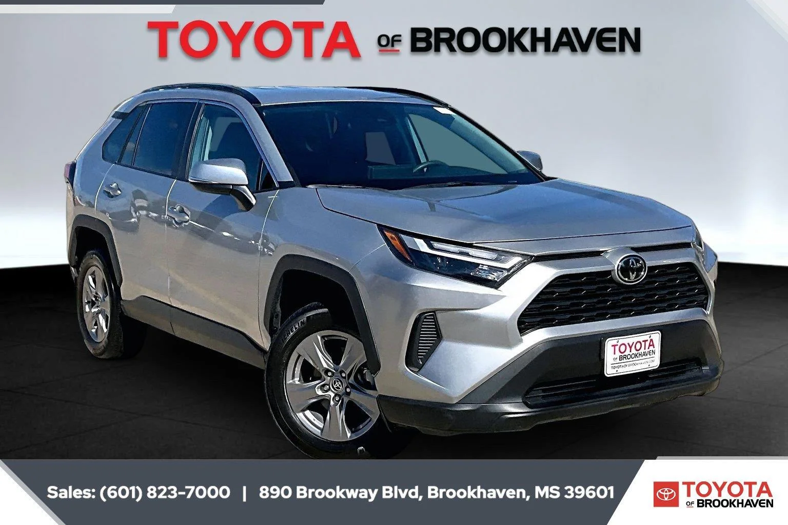 Used 2023 Silver Sky Metallic Toyota XLE image 1