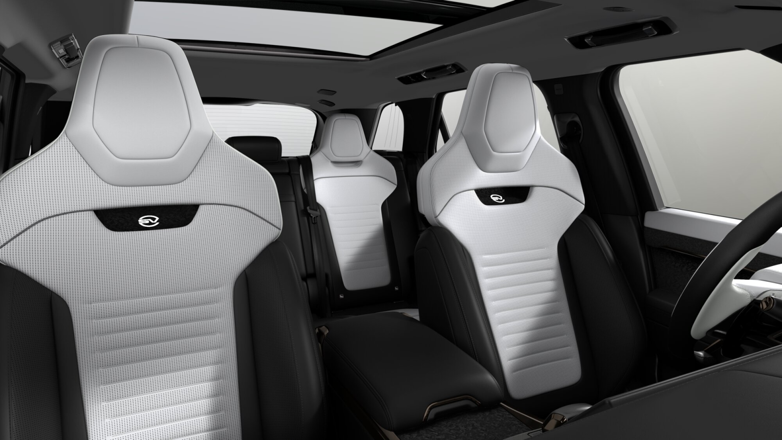 New 2027 Ethereal Frost Silver in gloss finish LAND ROVER SV Standard 635PS Auto image 6