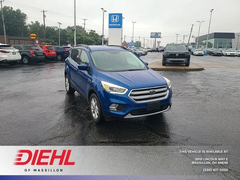 Used 2017 Blue Ford SE image 1