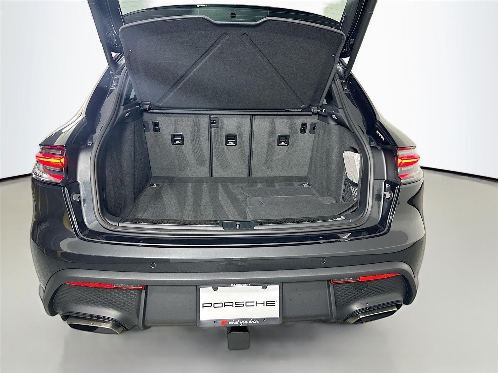 Used 2026 Volcano Grey Metallic Porsche  image 36