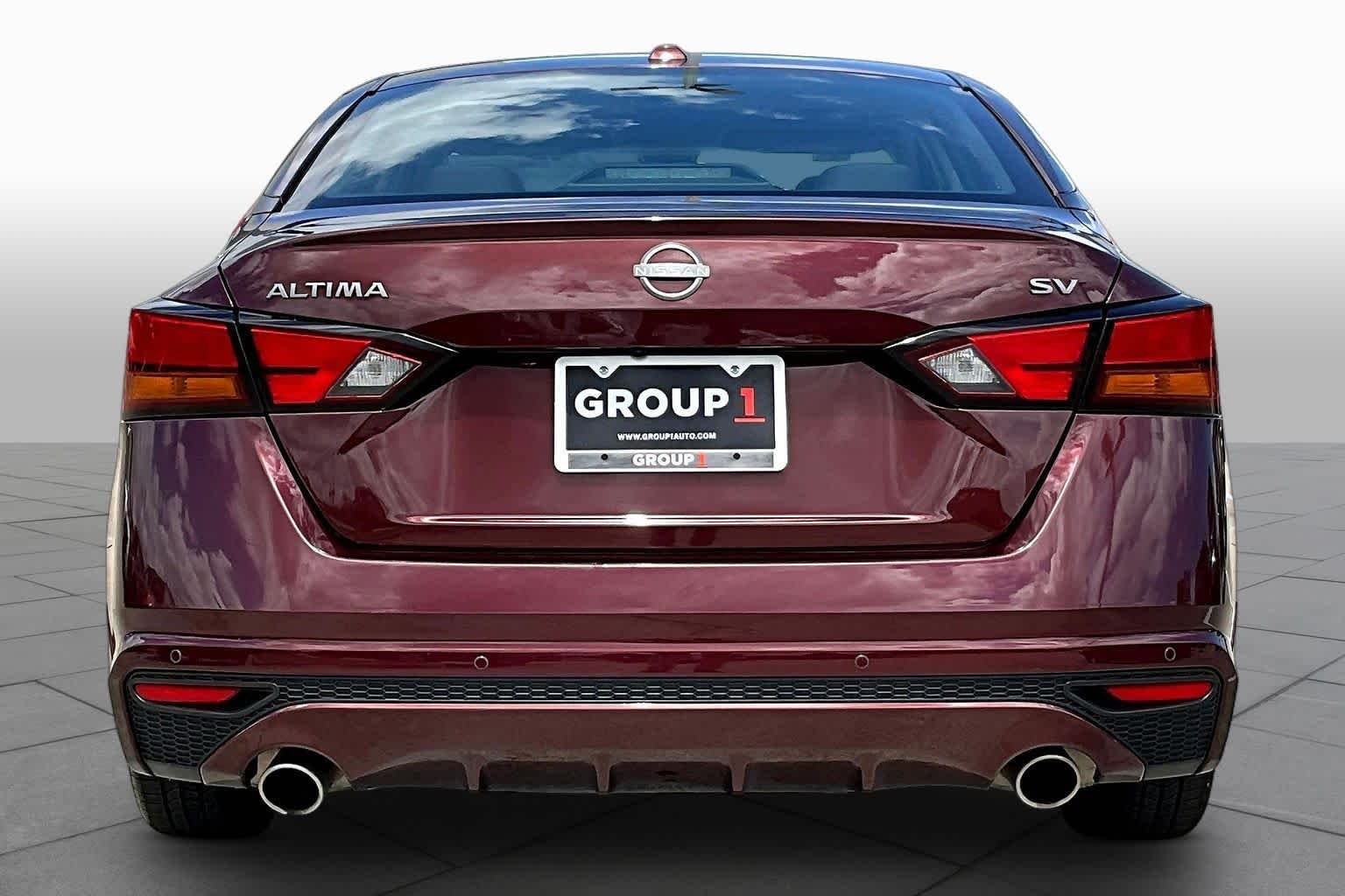 Used 2024 Garnet Pearl Metallic Nissan 2.5 SV image 5