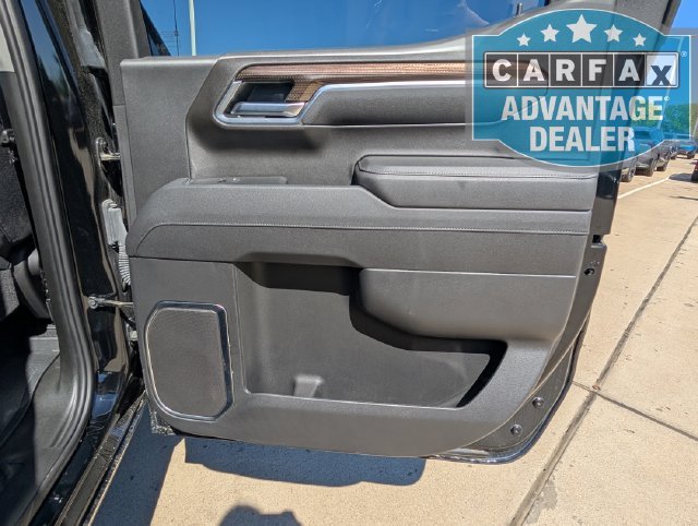 Used 2025 Black Chevrolet RST image 46