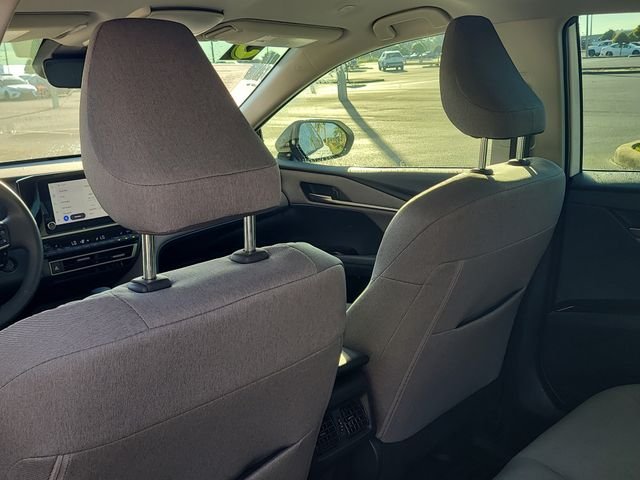 Used 2025 White Toyota LE image 10