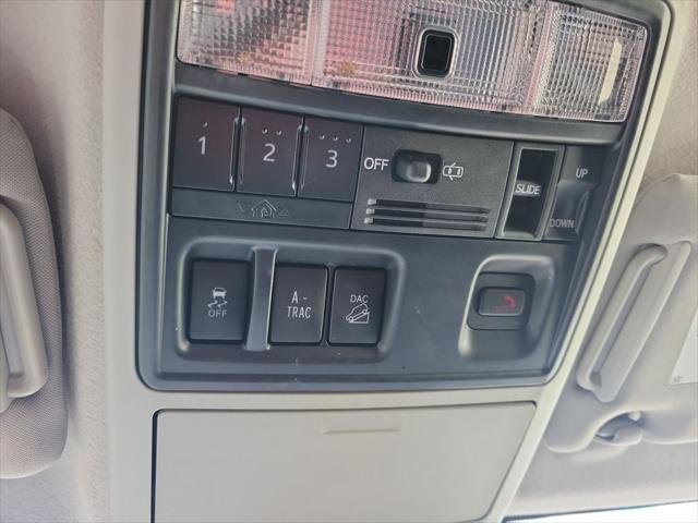 Certified Used 2021 MAGNETIC GRAY MET. Toyota  image 34