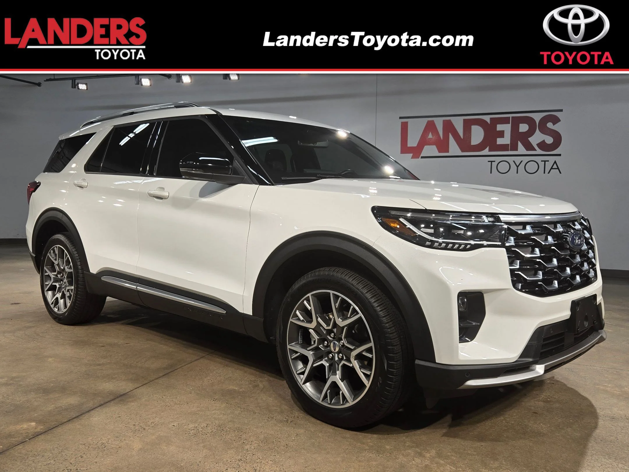 2025 Ford Explorer Platinum 4WD (PL535)'s photo