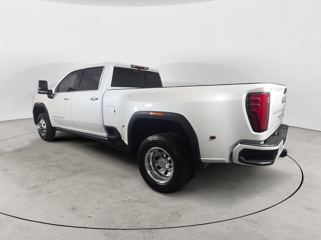 Used 2024 White GMC Denali image 7