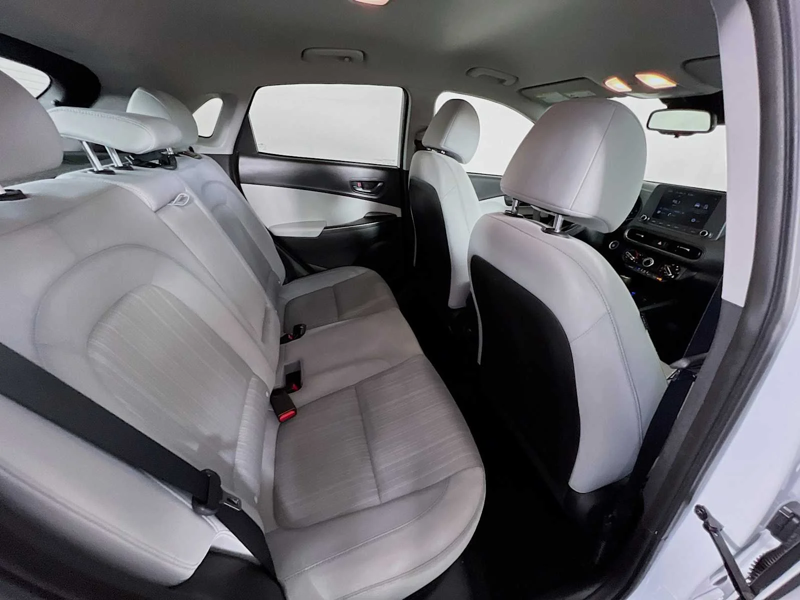 Used 2023 Lunar White Hyundai SEL image 25