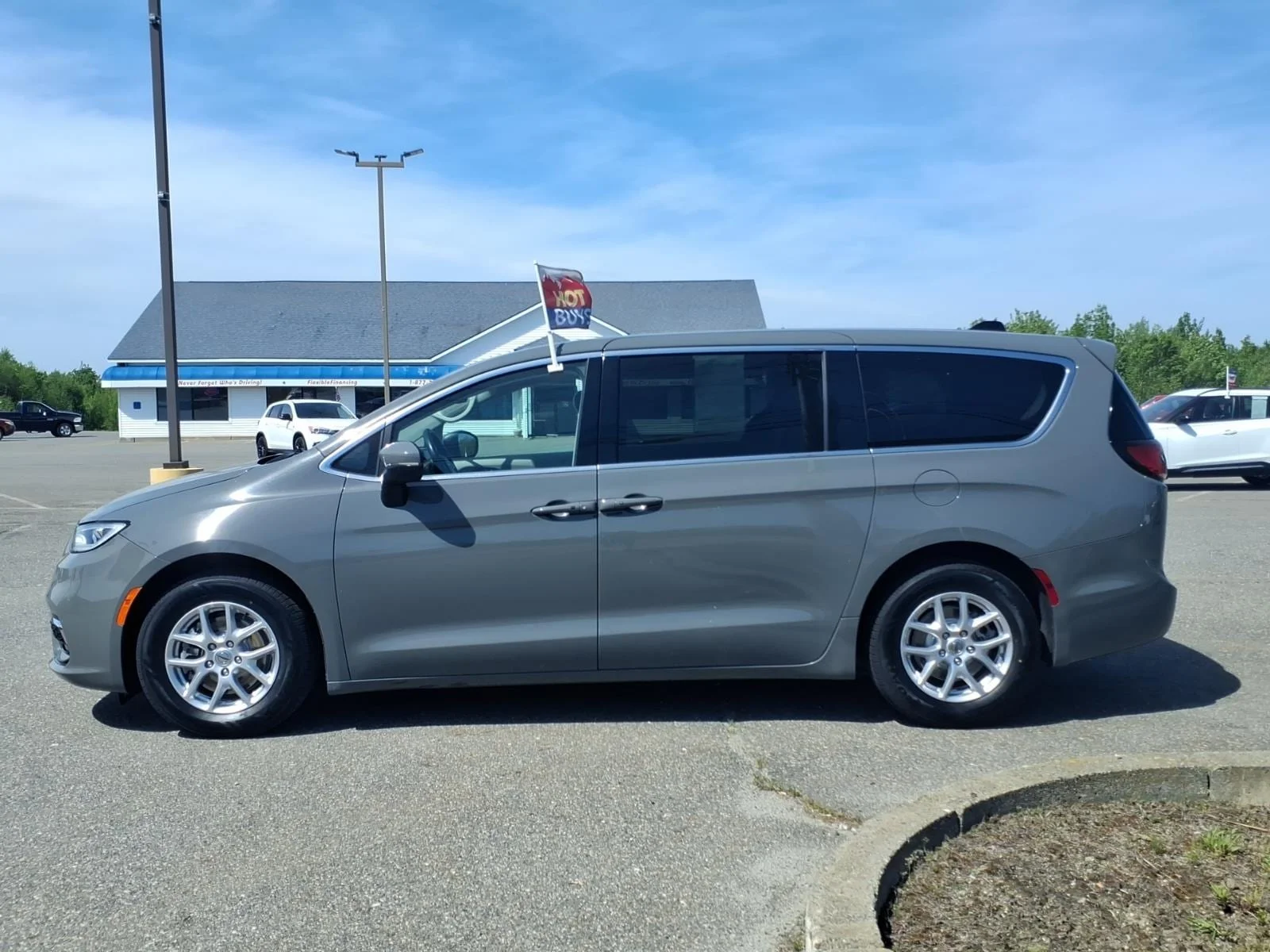 Used 2023 Gray Clearcoat Chrysler Touring L image 8