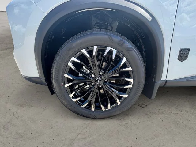 New 2026 Everest White Pearl Tricoat Nissan Dark Armor image 15
