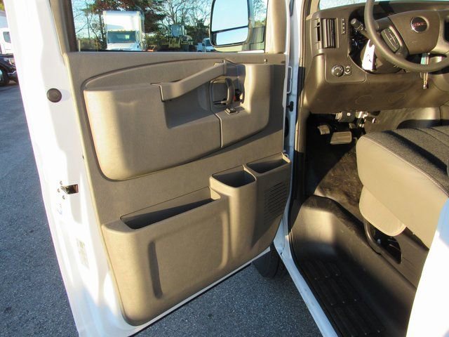 2025 GMC Savana Cargo Work Van - Photo 9