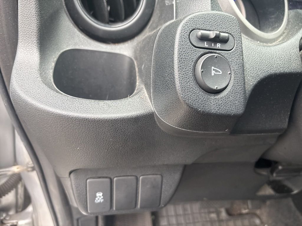 Used 2013  Honda Base image 21
