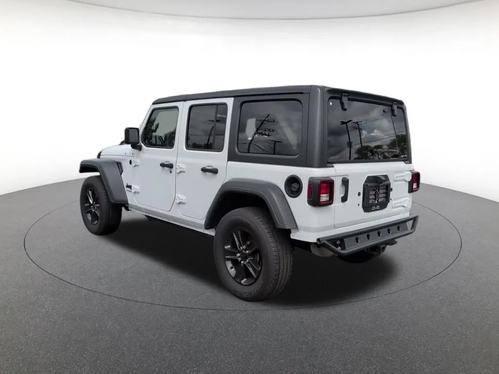Certified Used 2020 White Jeep Unlimited Sport Altitude image 9