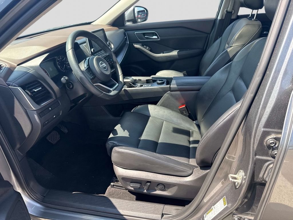 Used 2021 Gray Nissan SV image 18