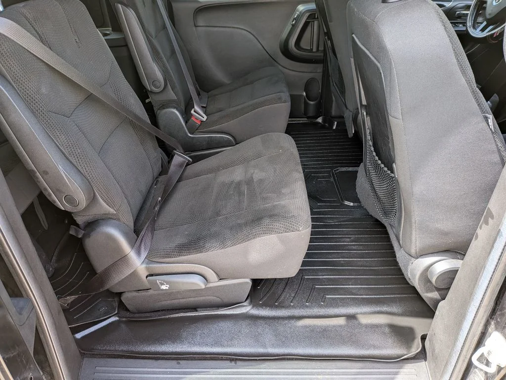 Used 2019 Black Dodge SE image 26