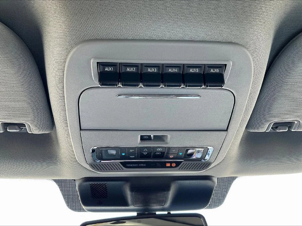 New 2027 Marsh Gray Metallic Ford F-250® Lariat® image 27