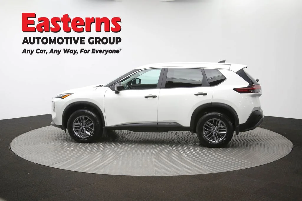 Used 2023 White Nissan S image 62