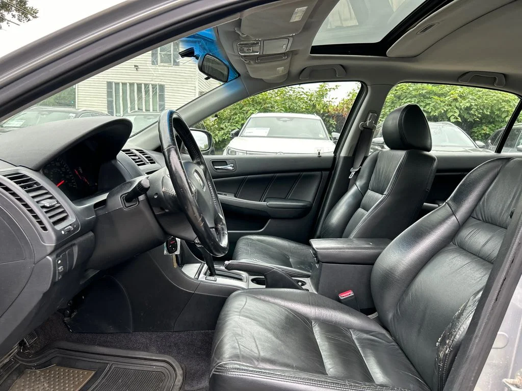 Used 2003  Honda EX image 10