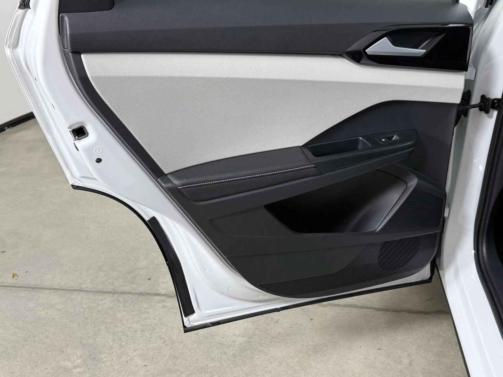 New 2027 Pure White Volkswagen S image 21