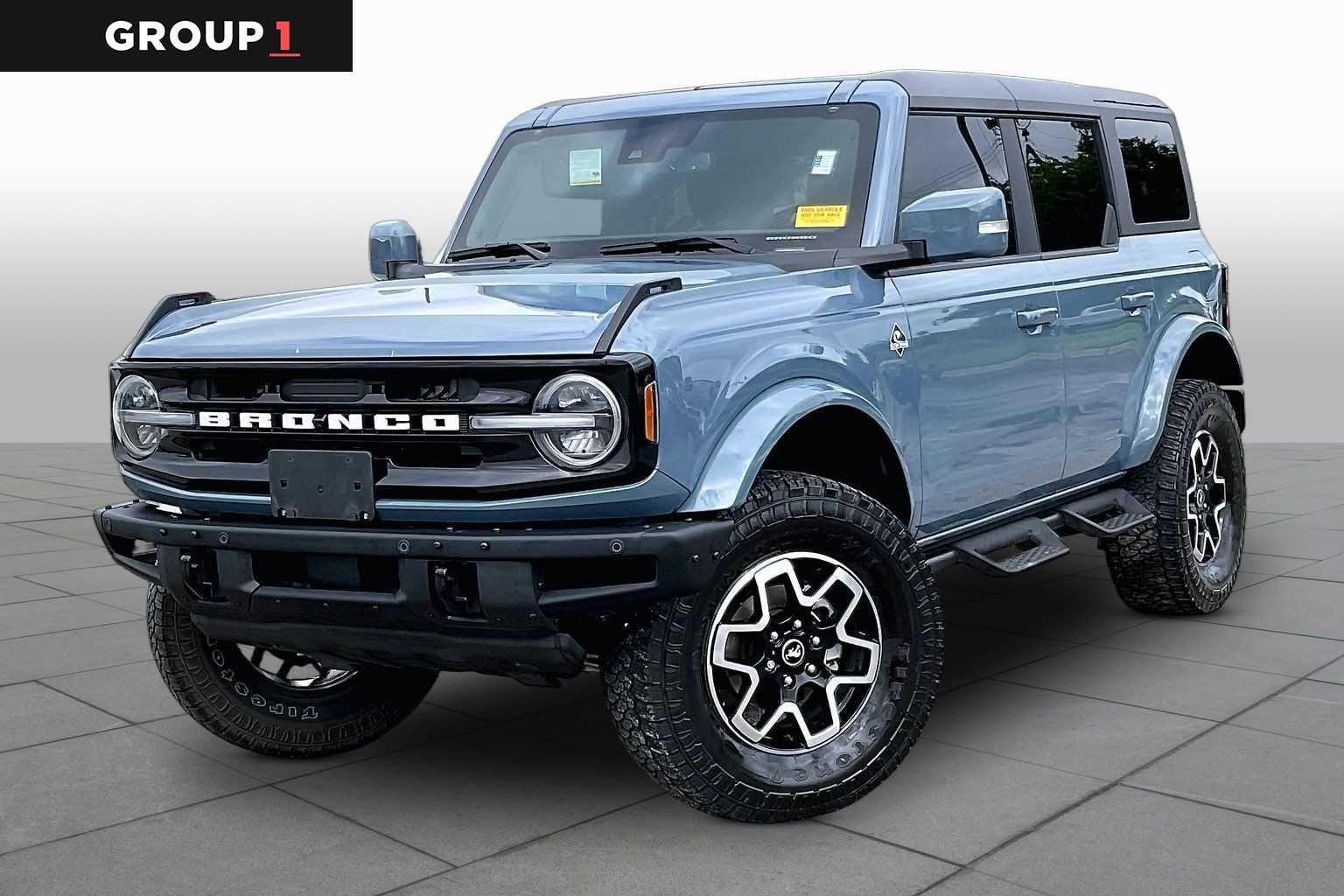 2024 Ford Bronco Outer Banks 4WD 4-door's photo
