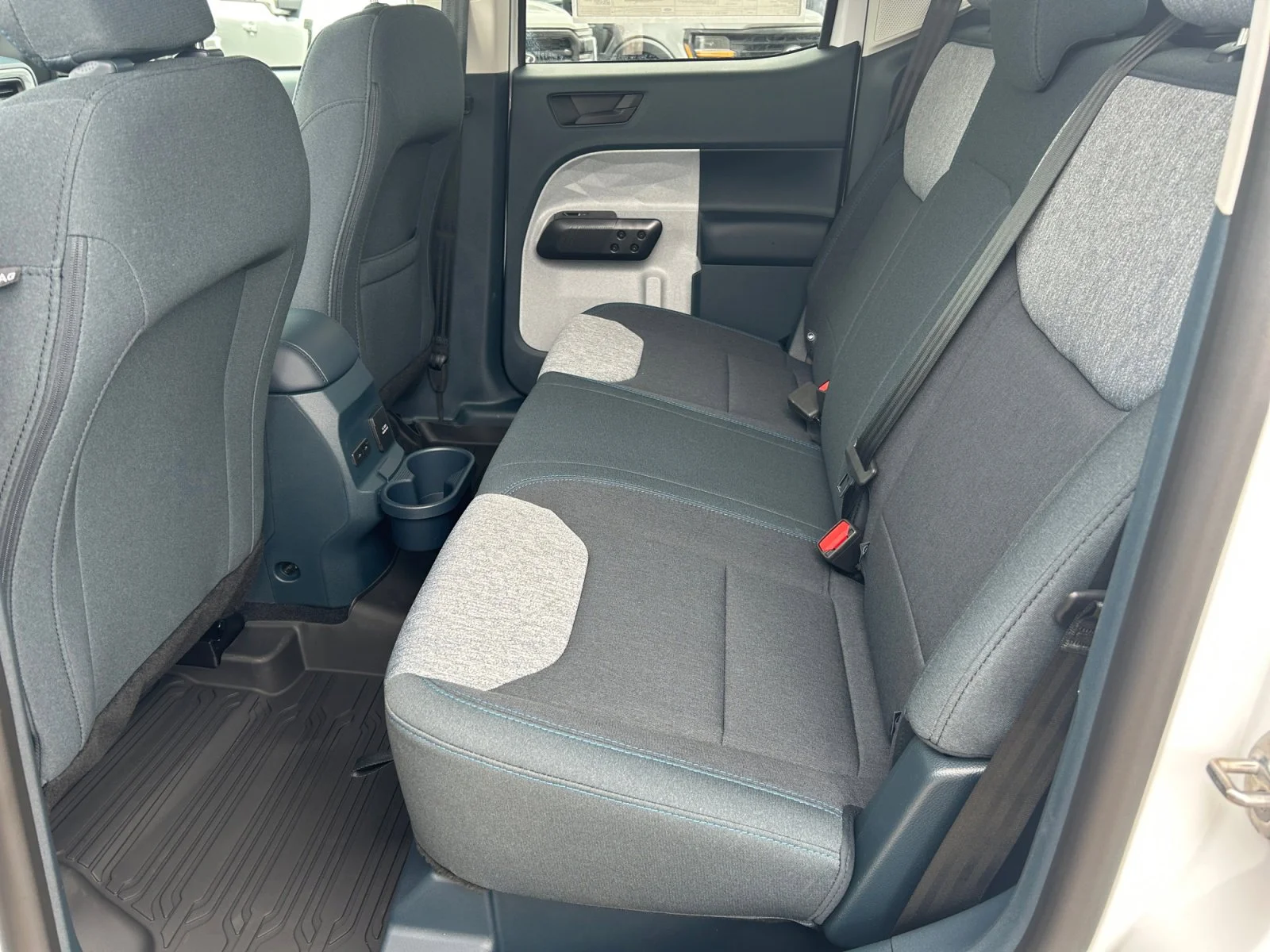 New 2026 Oxford White Ford XLT image 17