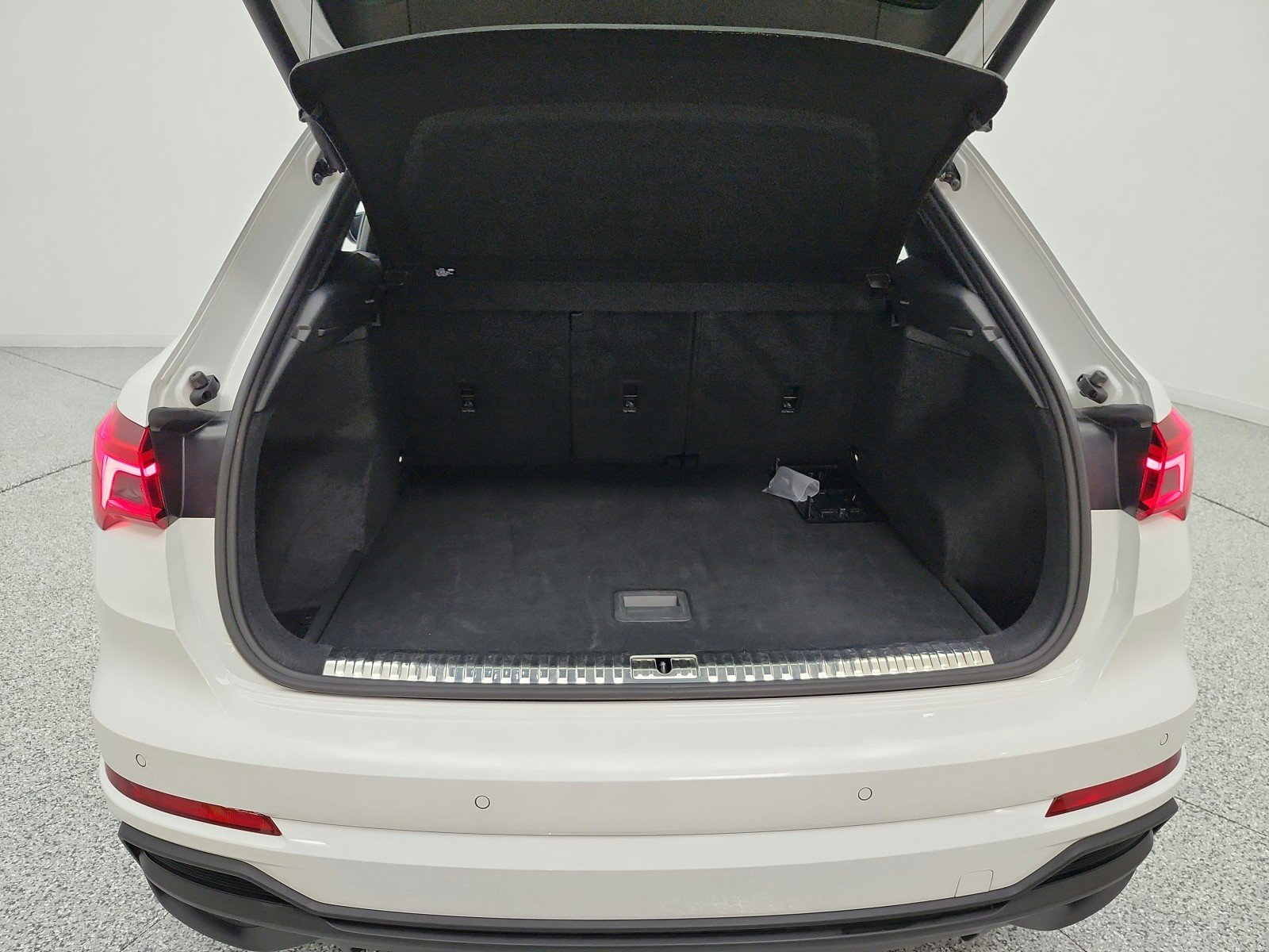 Used 2025 Arkona White Audi S line Premium 45 TFSI quattro image 29