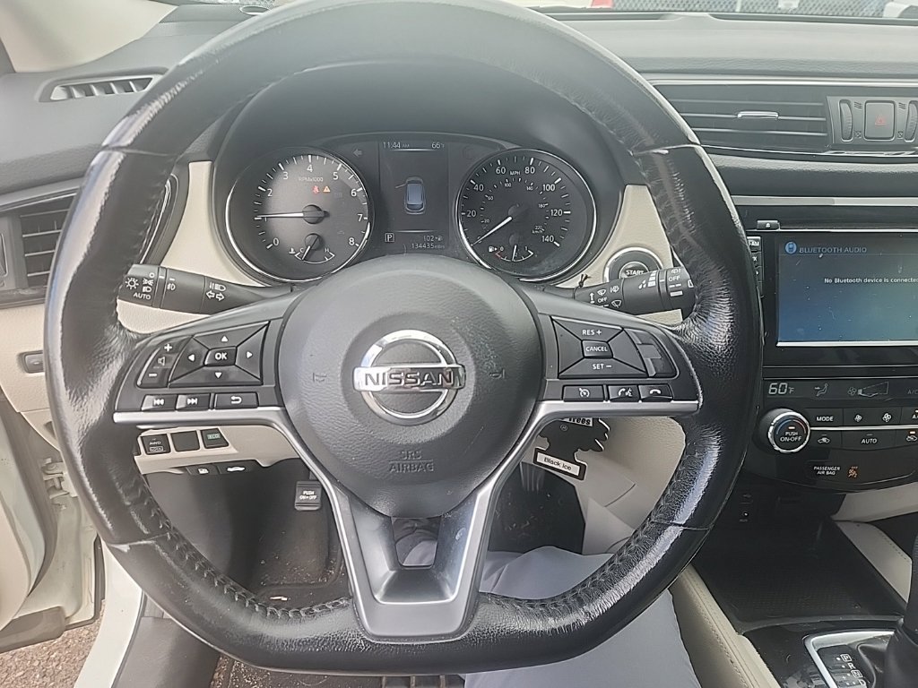Used 2017 Pearl White Nissan SL image 22