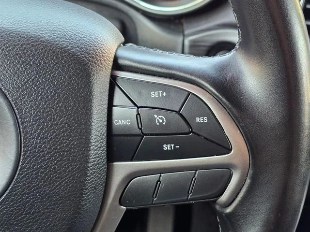 Used 2020 Gray Jeep Laredo E image 36