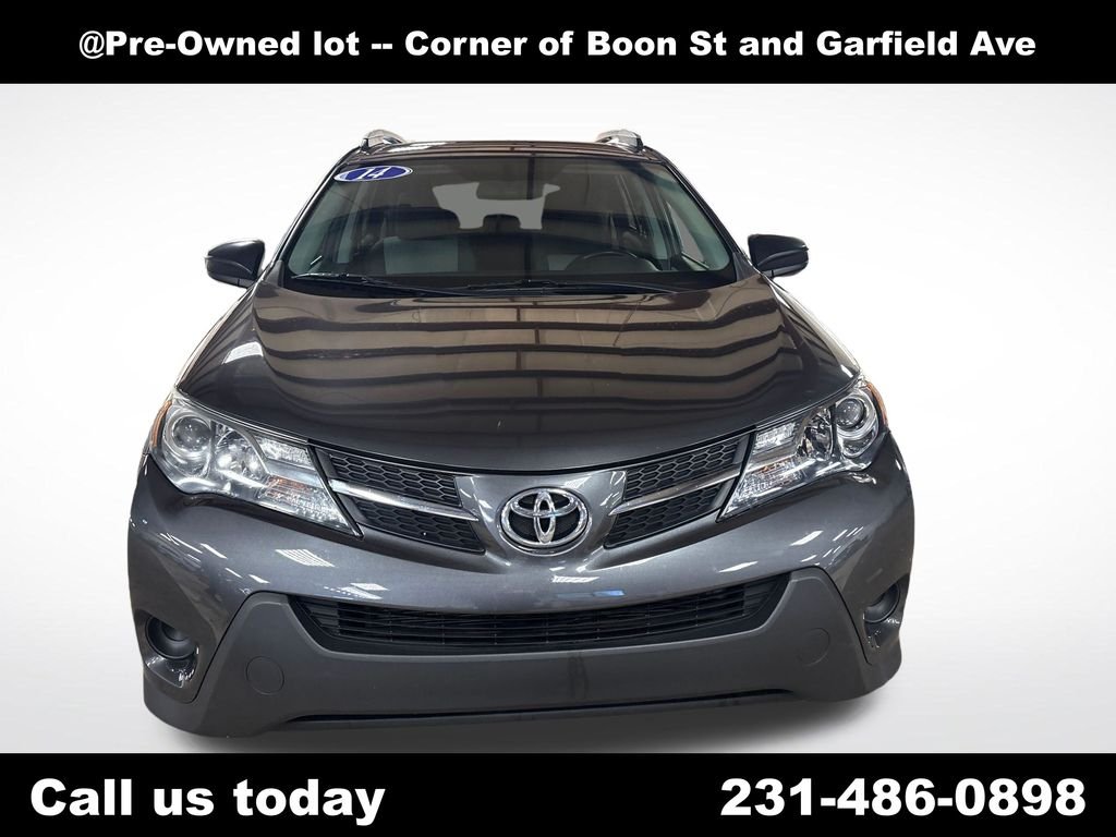 Used 2014 Gray Toyota LE image 8