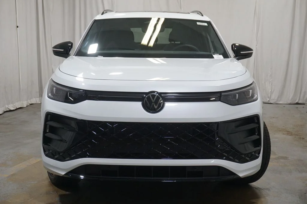 New 2026  Volkswagen SE R-Line Black image 5