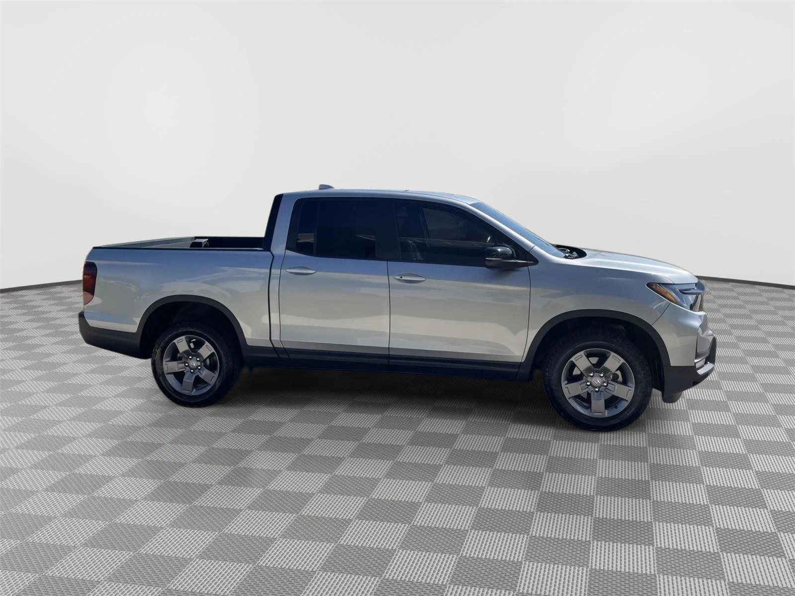 Used 2025 Solar Silver Metallic Honda TrailSport image 3