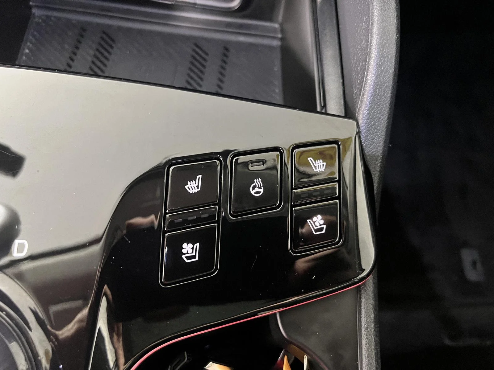 Used 2024 Snow White Pearl Kia SX-Prestige image 29