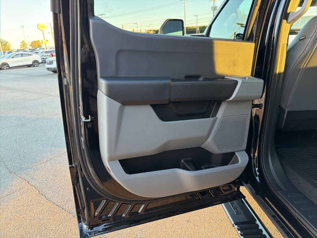 2026 Ford F-350 Super Duty Chassis Cab XL - Photo 16
