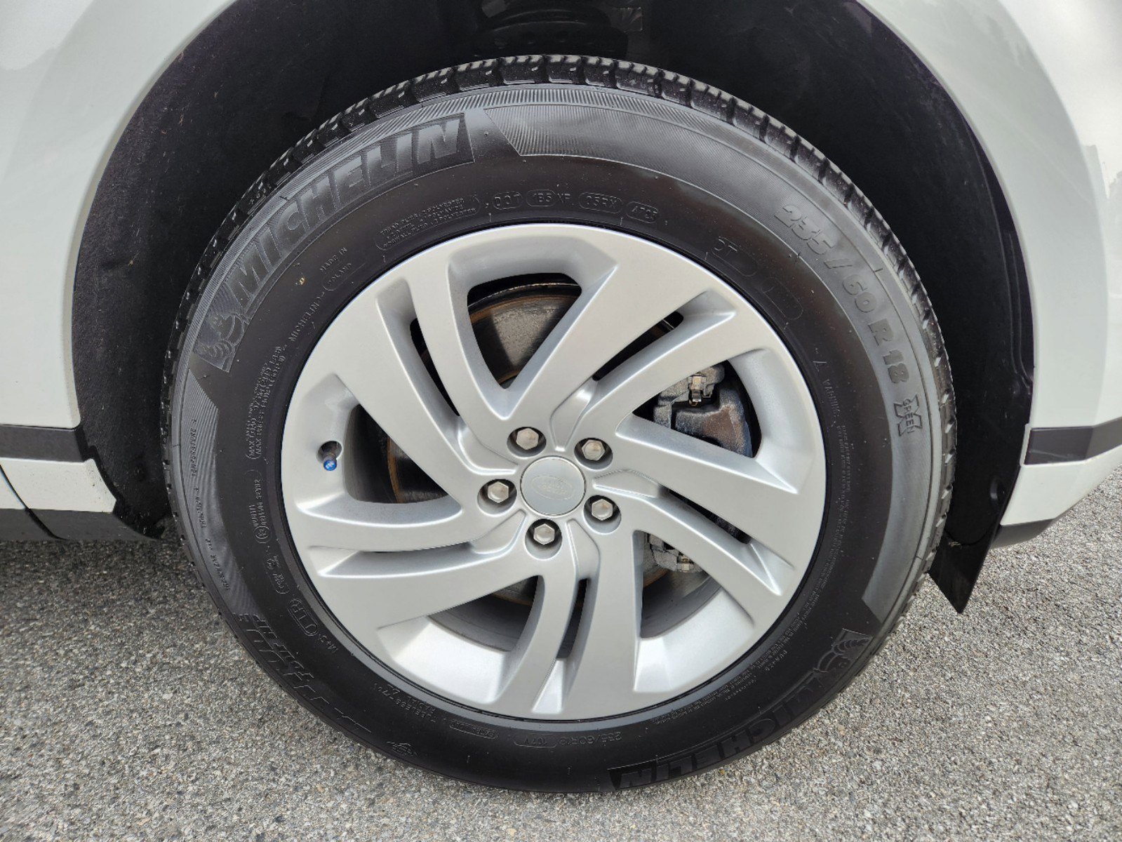 Certified Used 2024 Fuji White Land Rover S image 7